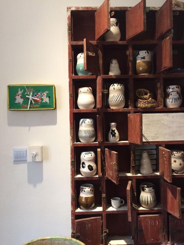給舊家具加上一張臉 立馬變成一件藝術品